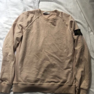 Stone Island sweatshirt - Stone Island sweatshirt, inga tecken på slitage. Löser bild på QR kod som verifierar äkthet i DM! 