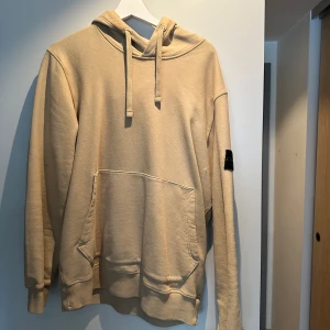 Stone island  - Hoodie, använd 2 gånger   9/10 skick   XL