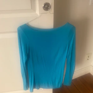 Intimissmi topp - Inga hål eller likande, ser som ny ut💙 säljer då den inte riktigt kommer till användning