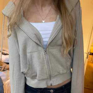 Superfin beige hoodie med blixtlås❤️