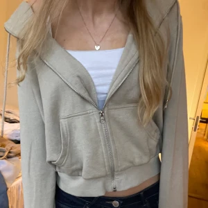 Hoodie - Superfin beige hoodie med blixtlås❤️