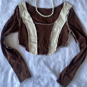 Topp - Obs smycket ingår ej Super fin till sommaren 