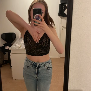 Topp - Liten topp köpt på new yorker, perfekt för fest osv, banden går att förlänga