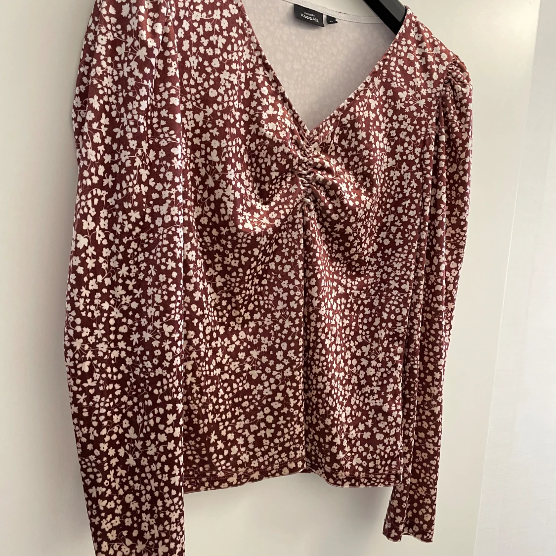 Samet tröja storlek M från Kappahl  - 90