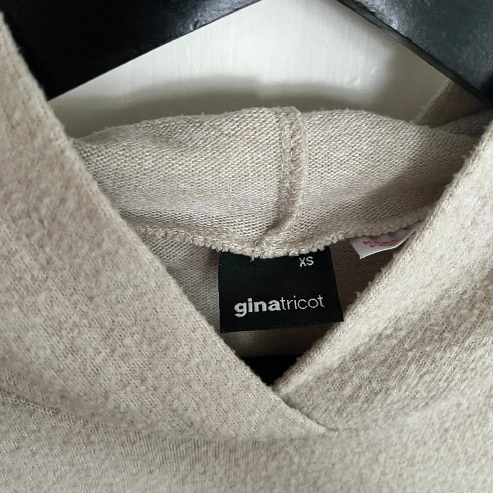 Så mjuk o skön hoodie från ginatricot, säljer endast då den inte kommer till användning annars jättefin💗. Hoodies.