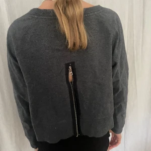 Sweatshirt  - Cool sweatshirt från solo💕💋