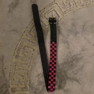 emo nit bälte - fett söt bälte men säljs pga inte min stil riktigt 💔💔passar perfekt på mig jag är S men passar också M och XS 💕BARA MEETUPS (sthlm)💕💗💗🙏