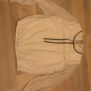 Blus  - Blus från Lindex 
