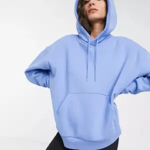 Jättefin ljusblå hoodie från weekday, säljer då jag tyvärr har för många. Skriv privat för egna bilder💕💕 Nypris ca 400kr