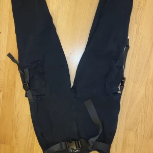 Byxor - Ett par svarta byxor  jag tar bara swish 