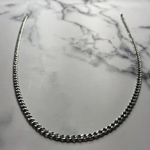 Herr kedja Stainless steel  - Herr kedja i rostfritt stål kommer inte rosta eller färga av sig. Skriv för fler bilder/frågor