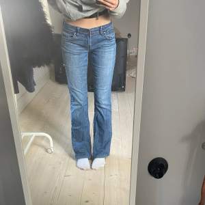 Jättesnygga jeans som nästan aldrig används💕