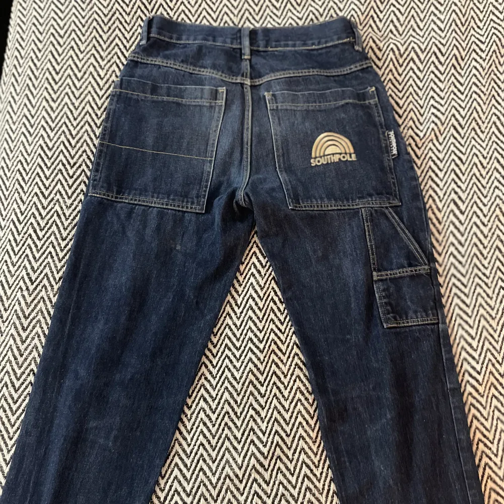 Säljer ett par baggy jeans ifrån Southpole, bra skick.. Jeans & Byxor.