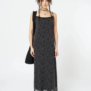 Minga London maxiklänning - Aldrig använd. Kostar ca 700 kr på deras hemsida exklusive frakt.