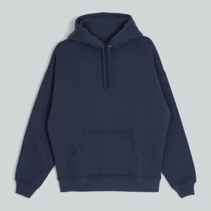 Mörkblå hoodie från bikbok  - Super fin, använd ca 2 gånger då jag ej tycker färgen passar mig 🤗