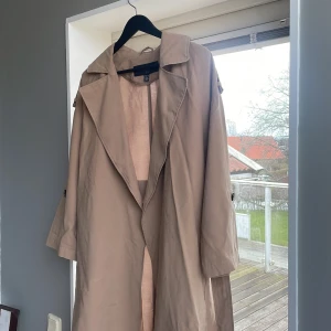 Kappa! - En tunn kappa ifrån VERA MODA, i ny skick💗