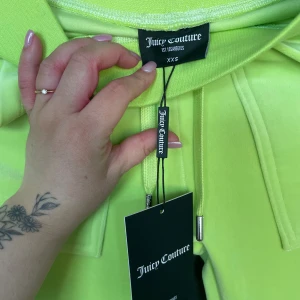 Juicy couture pants  - XXS. New with tags. Color green 
