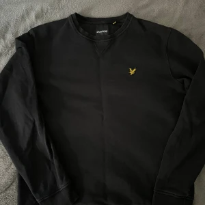 Lyle & Scott Sweatshirt  - Snygg sweatshirt i storlek L