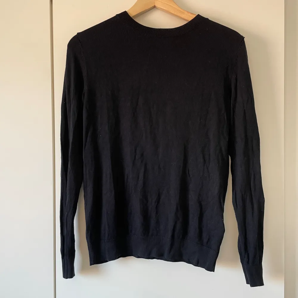 Säljer denna tröjan ifrån lager 157 då den är för stor.. Tröjor & Koftor.