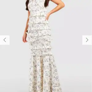 Hör av er om ni säljer en sån här klänning i storlek 34-36