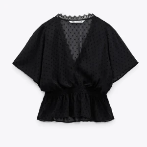 Zara blus - Jättefin blus från zara💗💗 använd görna köp nu💖 hör gäna av ser snabbt om ni är intresserade💗