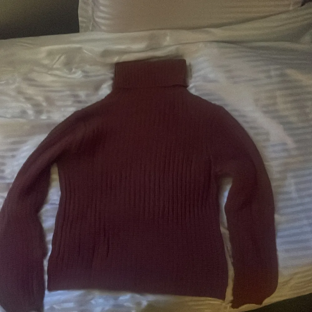 Stickad tröja från Rut & circle som säljs p.g.a att den är för liten för mig😢🩷. Stickat.