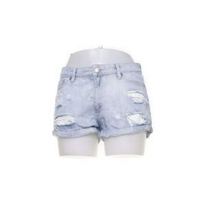 Superfina jeansshorts köpta på Sellpy, tyvärr var de för små för mig så jag har aldrig använt dem och de är därför i mycket bra skick. 