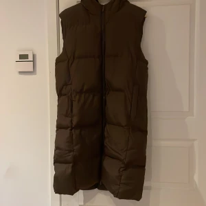 Brun väst - Brun lång väst