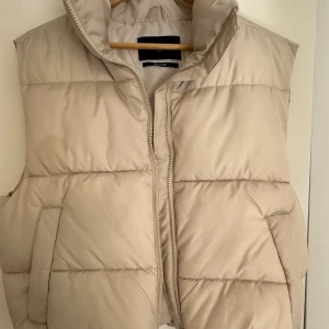 Väst - Väst ifrån BIKBOK Storlek xs. 