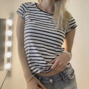 Cute randig t Shirt  - Perfekt till sommaren 