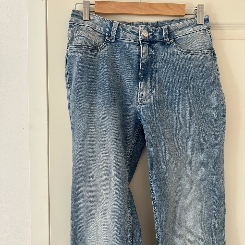 Fina jeans 💘 för små för mig så kan ej visa på 💘. Jeans & Byxor.
