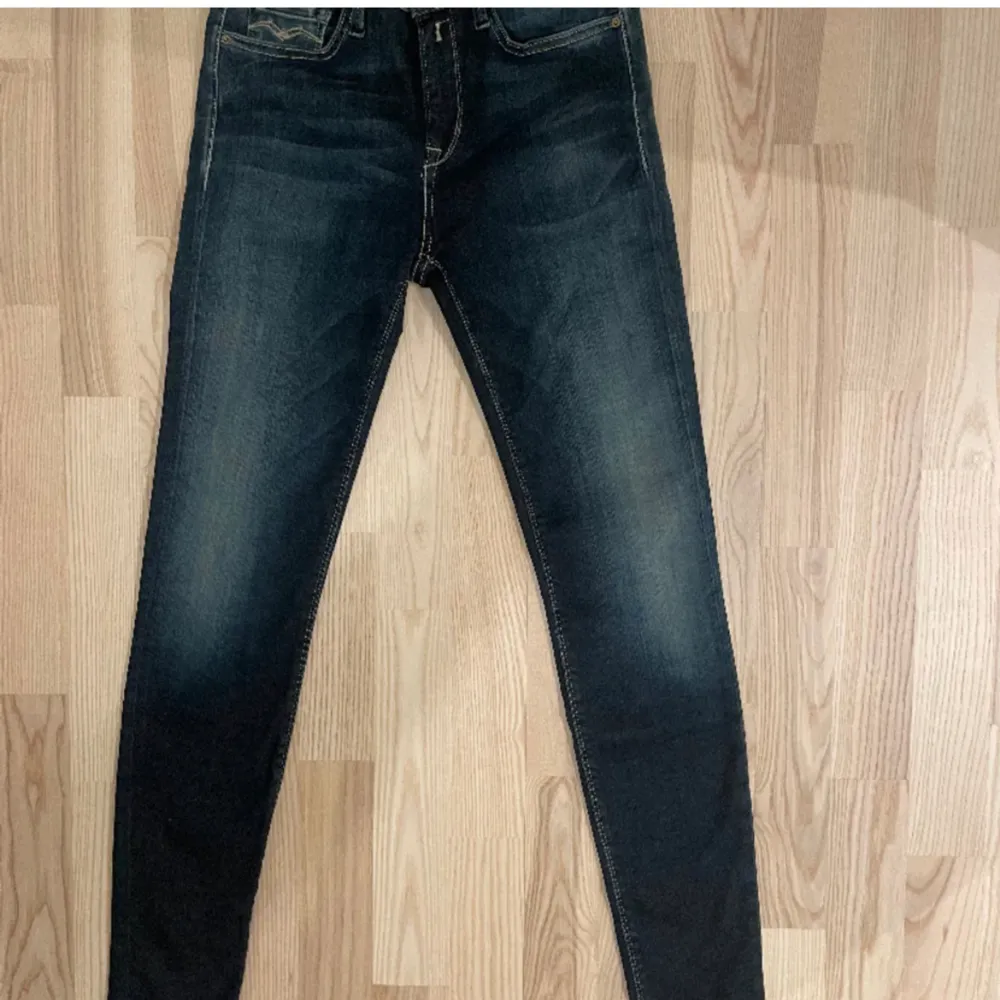 Nya replay jeans. Stl 27/30 färg mörkblåa. Jeans & Byxor.