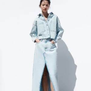 Jeansjacka - Helt ny jeansjacka, storlek S. Lapp kvar skriv privat vid intresse💓💕