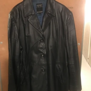 Skinnjacka  - Fin skinnjacka inte används så mycket. 