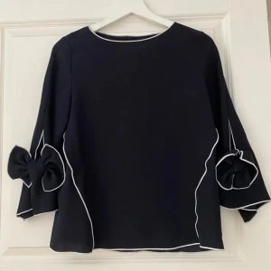 Blus  - Blus från zara, storlek s💙