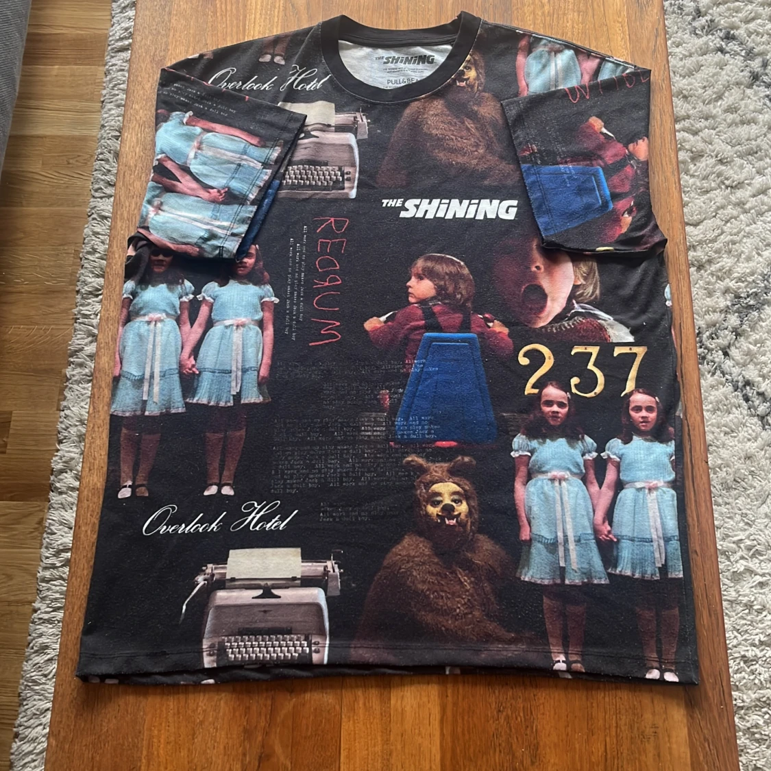 Spooky ”the shining” t-shirt från Pull&Bear