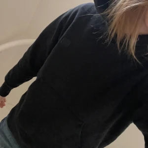 Hoodie acne studios  - Säljer eftersom den inte passar mig skicket är bra. Köparen står för frakt. Saknar snören