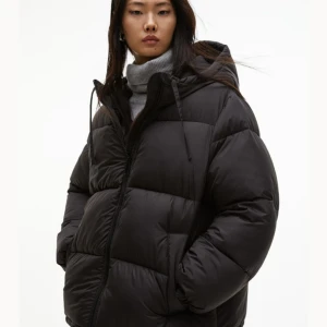 Hm jacka - hm jacka använd några fåtal gånger skriv för fler frågor💕