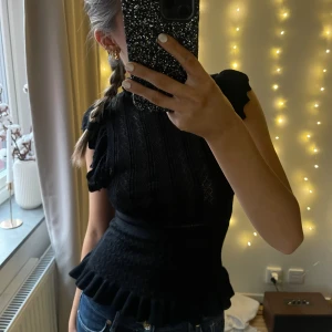 Spets topp - Spets topp från zara! Använd ca 2 gånger🥰