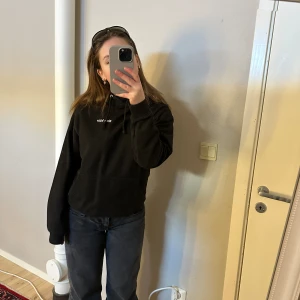 Hoodie - Snygg och cool hoodie från Abundant Brands 