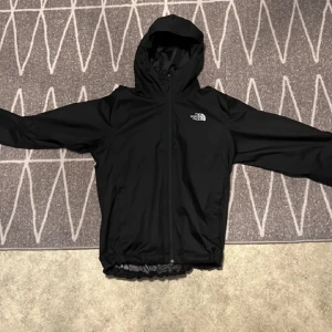North Face windbreaker  - Size M too smal for me brand new 