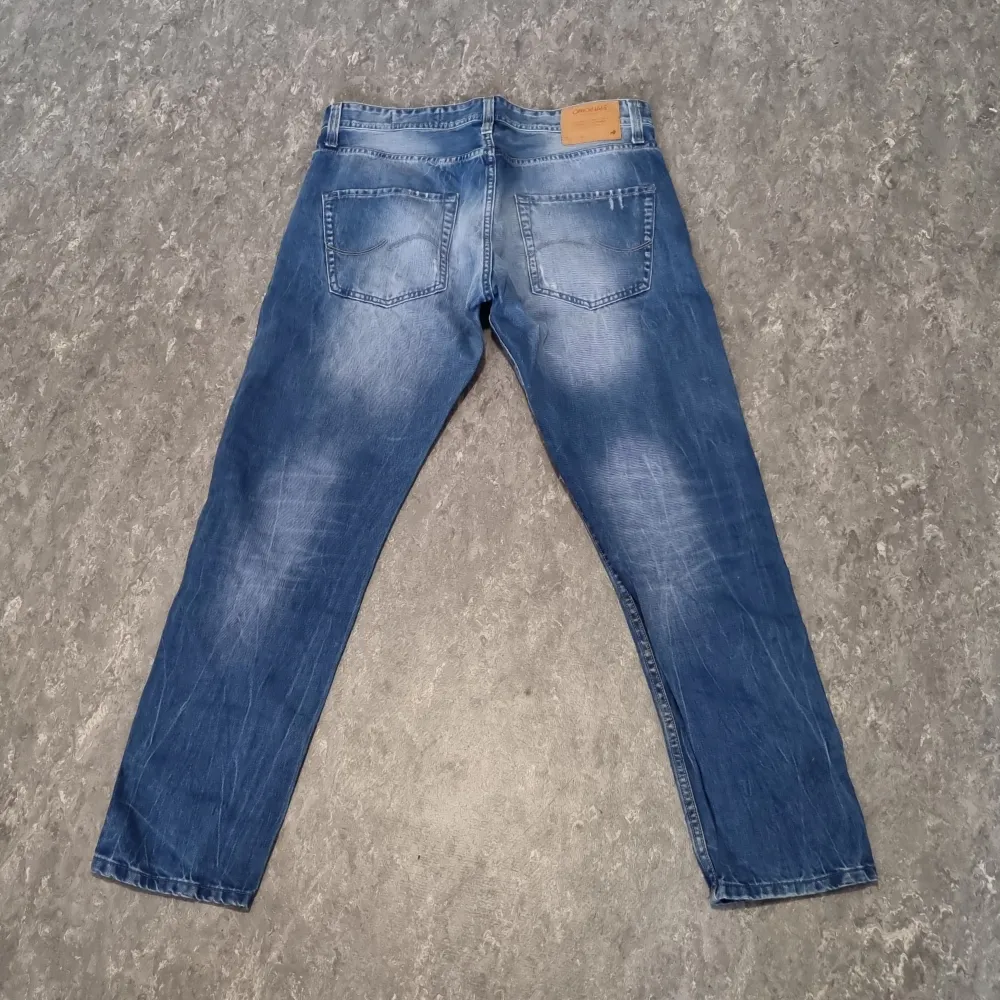 Snygga Jeans strl 34/32 Jack & Jones - jeansen är i bra skick. Jeans & Byxor.