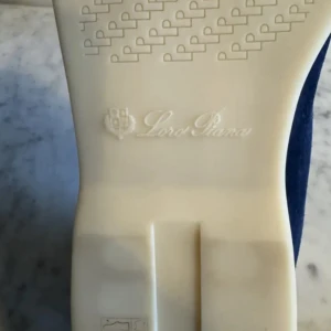 Loro piana loafers - Säljer dom Loro piana loafers eftersom att dom passade inte mig och va för tighta. Använd 1-2 gånger vill bli av snabbt  