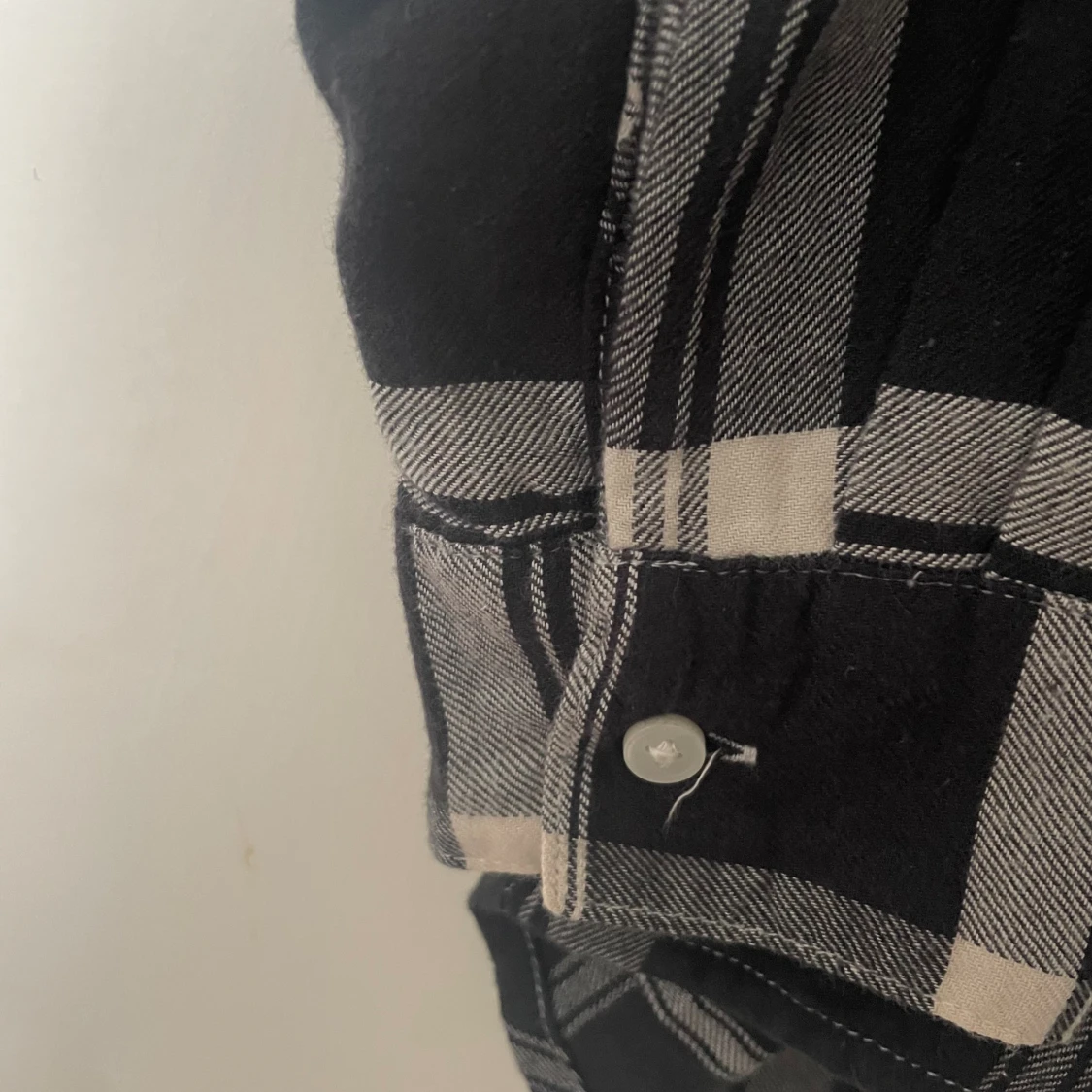 Rutig svartvit skjorta  - 91