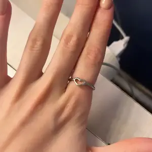 säljer dessa söta ringar för 10kr styck! 