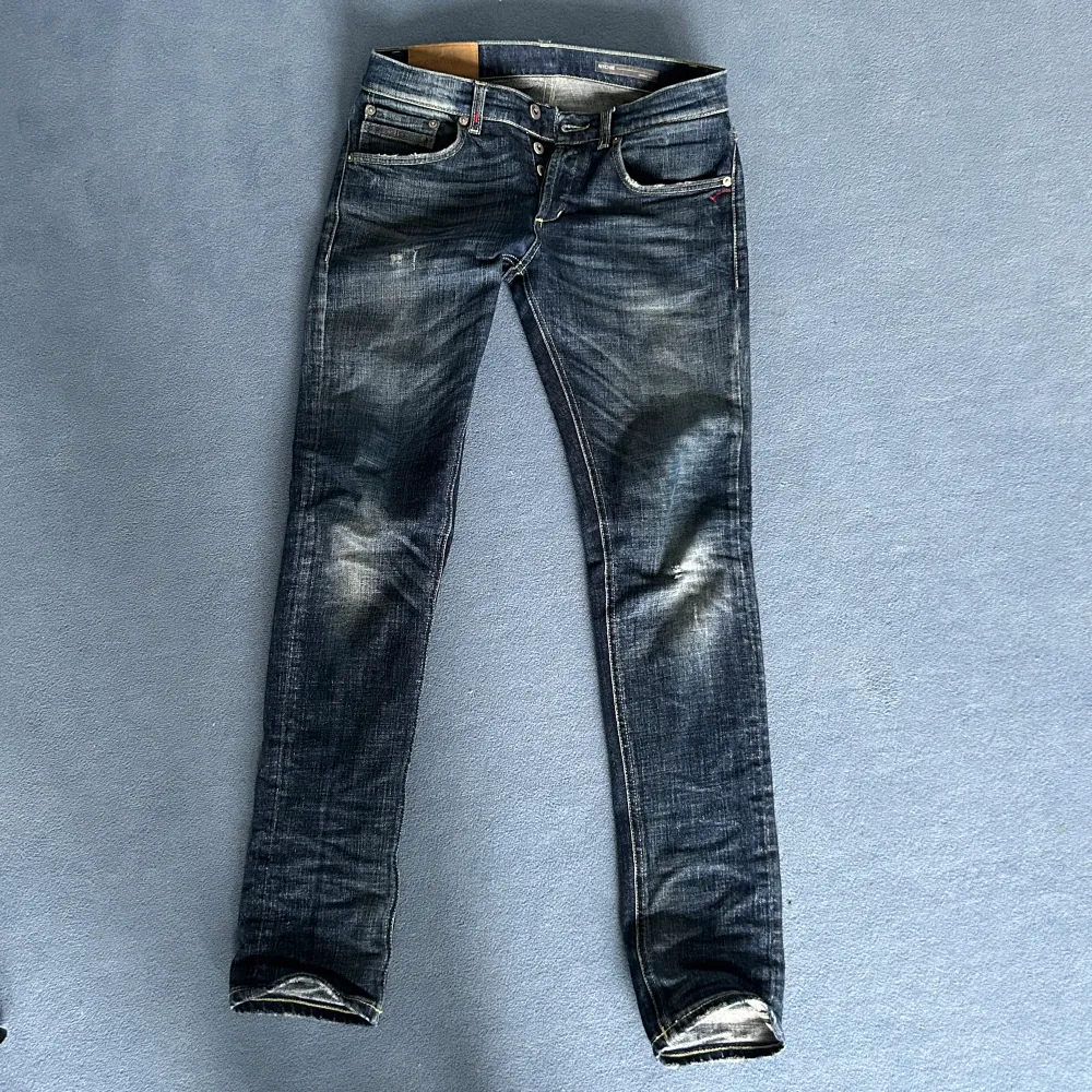 Säljer nu mina dondup ritchie jeans då jag tröttnat på dom. Dom är i utmärkt skick och är i storlek 30. Skriv vid funderingar!!🙌. Jeans & Byxor.