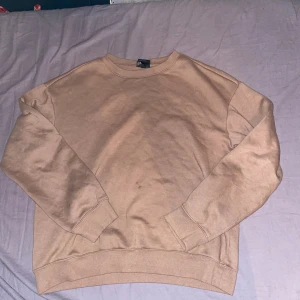 H&M crewneck - Okej skick, storlek M