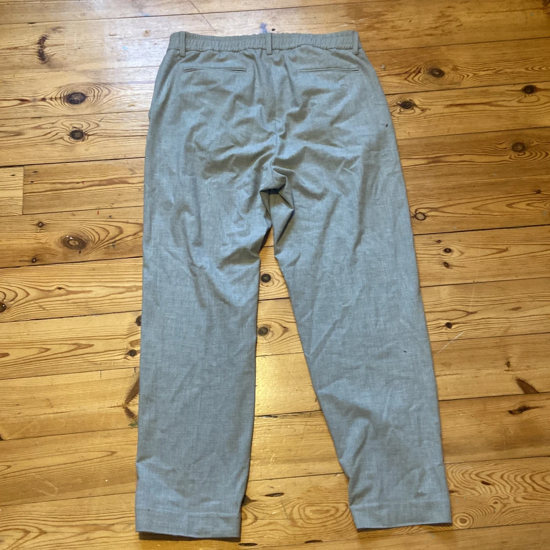 Grå kostymbyxor - 90