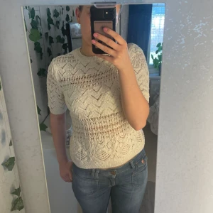 Vit stickad tröja  - Kräm vit stickad tröja ifrån Zara i storlek S 🤍