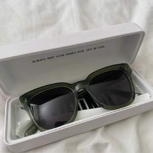 Solglasögon från Chimi i modellen 005 kiwi (grön)🤍säljs inte längre🤍 